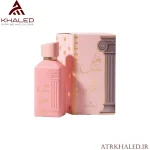 عطر أحبك (Ahubbak) از برند ارض الزعفران با رایحه گلی و میوه‌ای رمانتیک