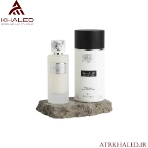 عطر انا الابیض (Ana Al Abyadh) از برند ارض الزعفران با رایحه گلی، وانیلی و پودری ملایم