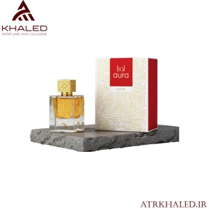 عطر اورا (Aura) از برند لطافه (Lattafa) با رایحه چوبی، گلی و زعفرانی لوکس